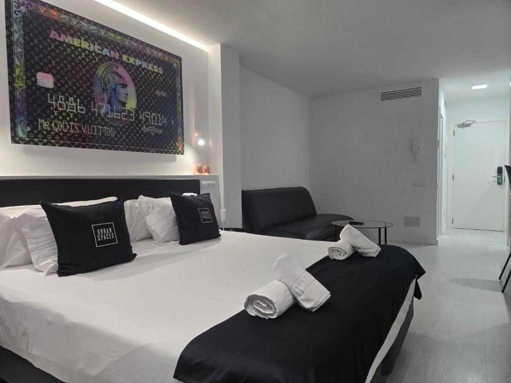 Postel nebo postele na pokoji v ubytování Urban Spaces Ibiza