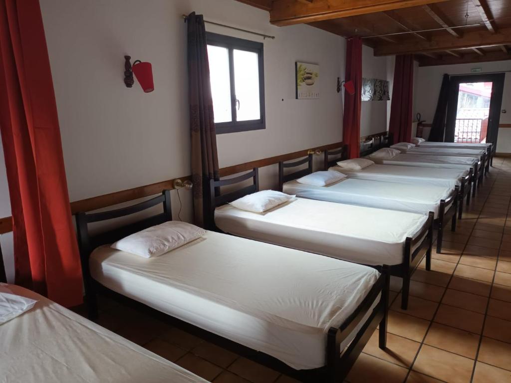Postel nebo postele na pokoji v ubytování Refuge d'étape Zuharpeta Randonneur Pèlerin