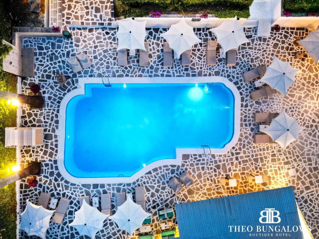 Bazén v ubytování Theo Bungalows Boutique Hotel nebo v jeho okolí