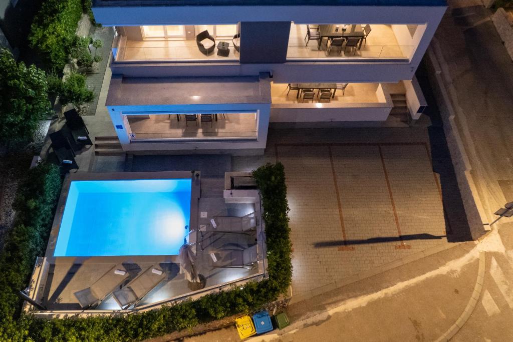 Πισίνα στο ή κοντά στο Apartments with pool Villa Zora