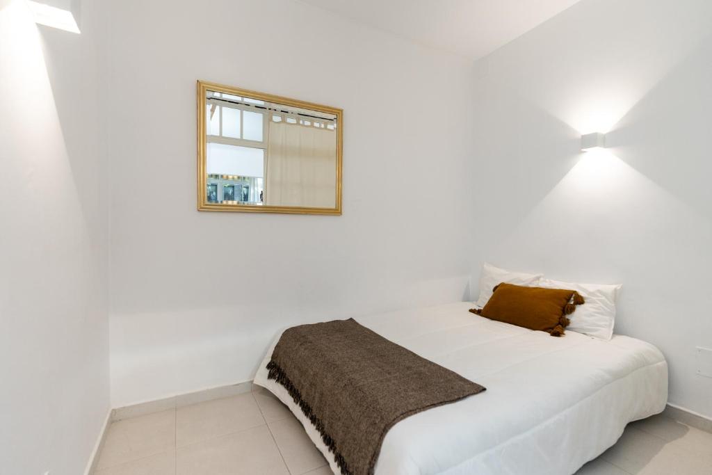 Postel nebo postele na pokoji v ubytování Balmoral suite apartment