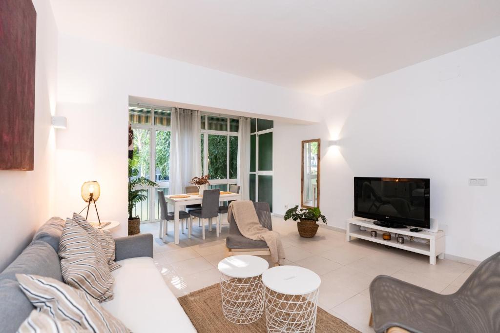 TV a/nebo společenská místnost v ubytování Balmoral suite apartment