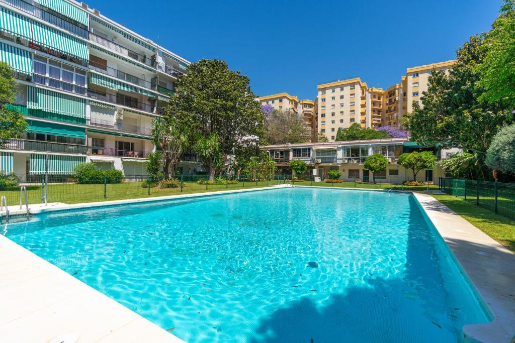 Bazén v ubytování Balmoral suite apartment nebo v jeho okolí