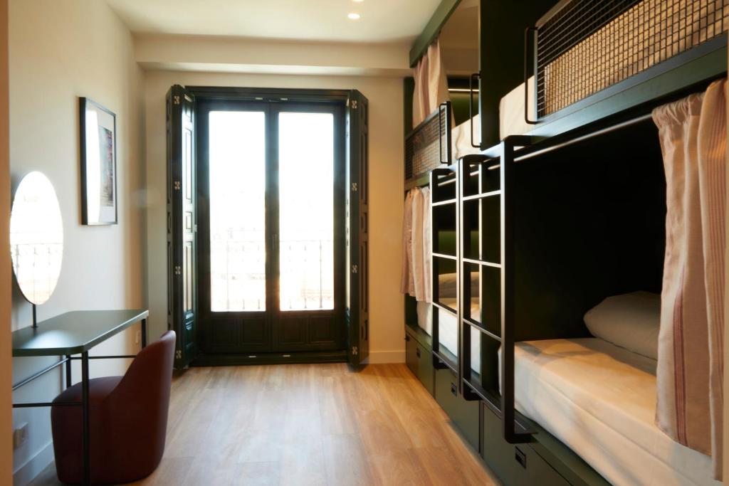 LATROUPE Prado - Bed In Slaapzaal Met 4 Bedden