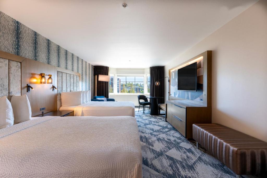 Postel nebo postele na pokoji v ubytování Silver Cloud Hotel - Seattle Broadway