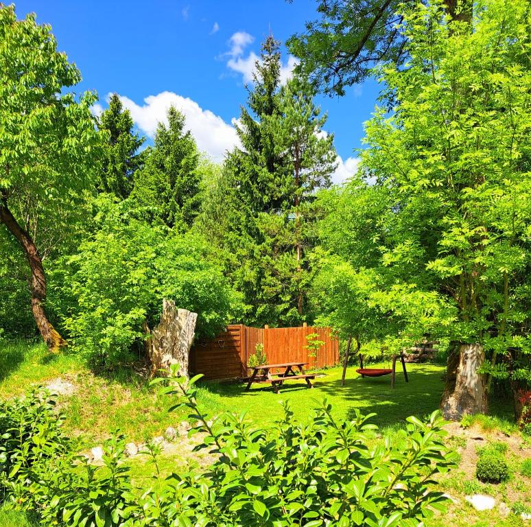 Zahrada ubytování Apartments Zlati Rog