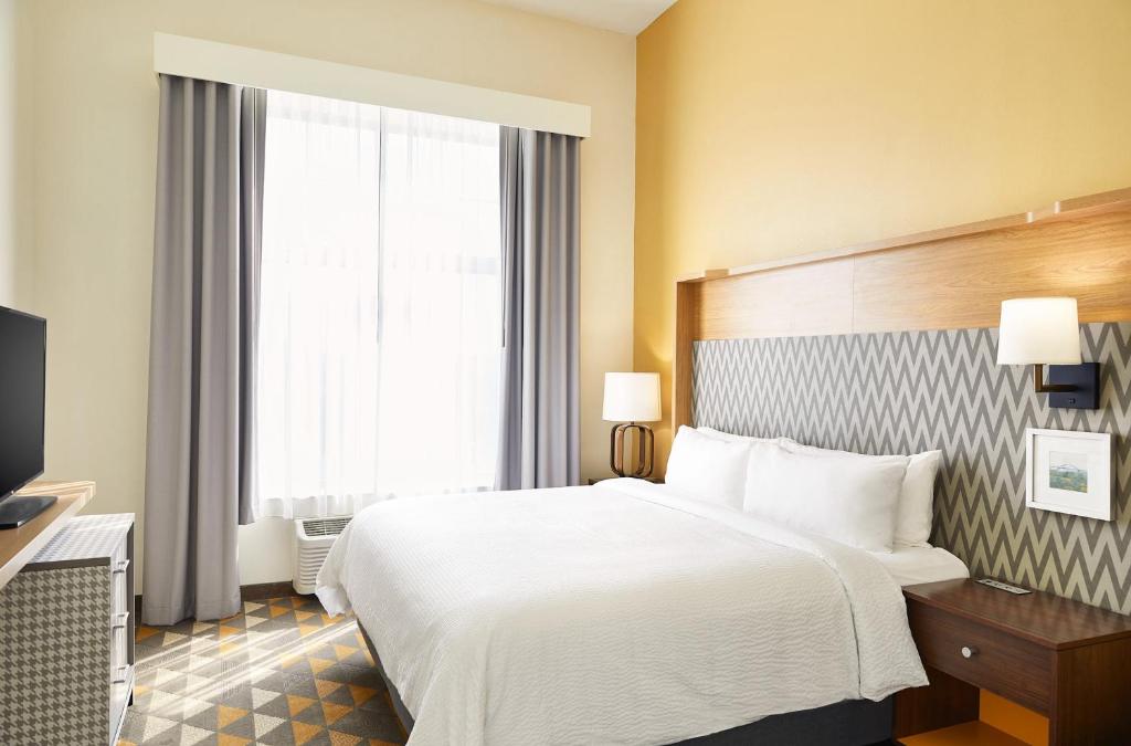 Holiday Inn Hotel & Suites Madison West, an IHG Hotel - 