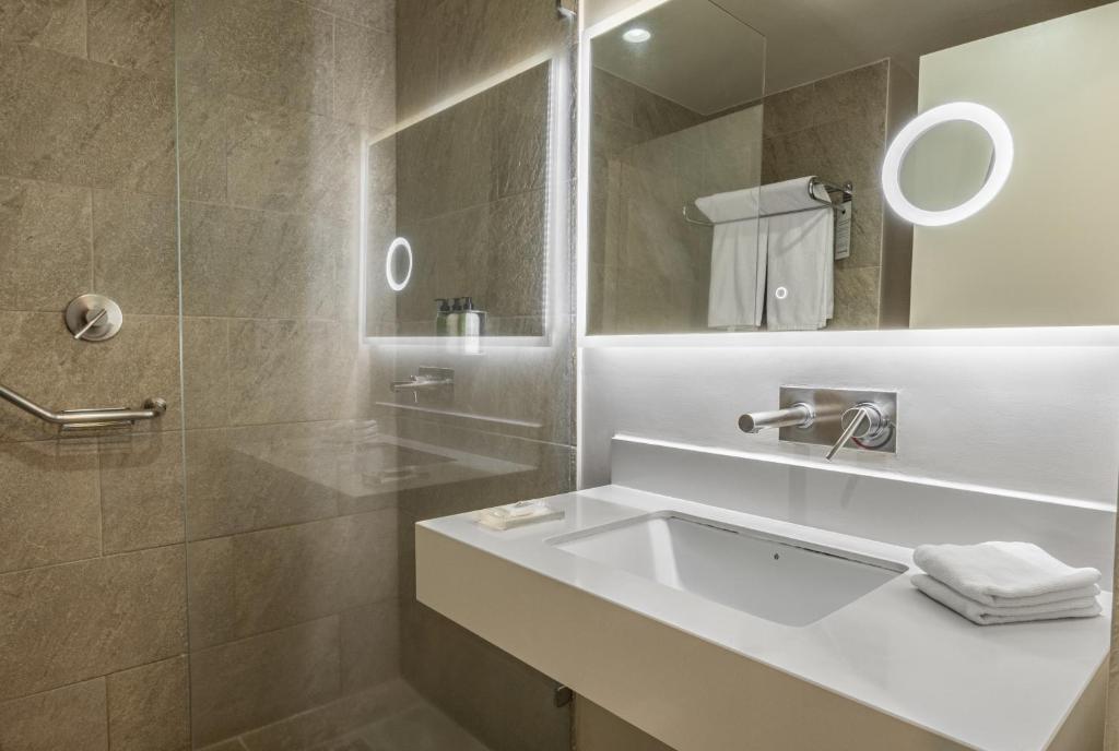 Wyndham Tamarindo photo