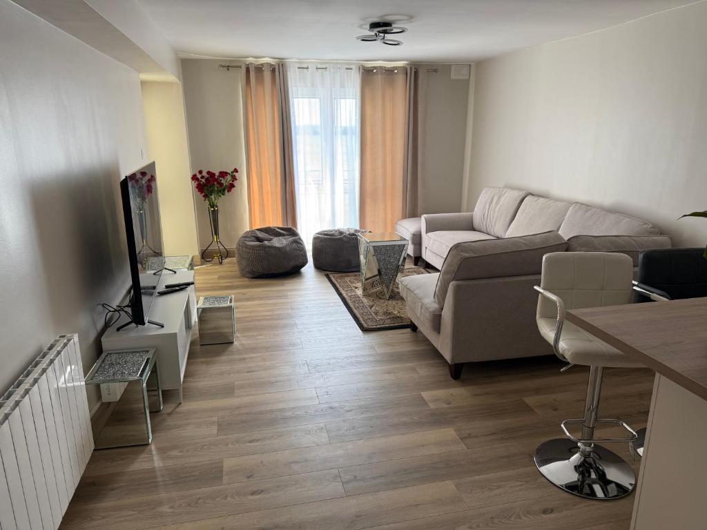 TV a/nebo společenská místnost v ubytování Seaview Flat Cobh