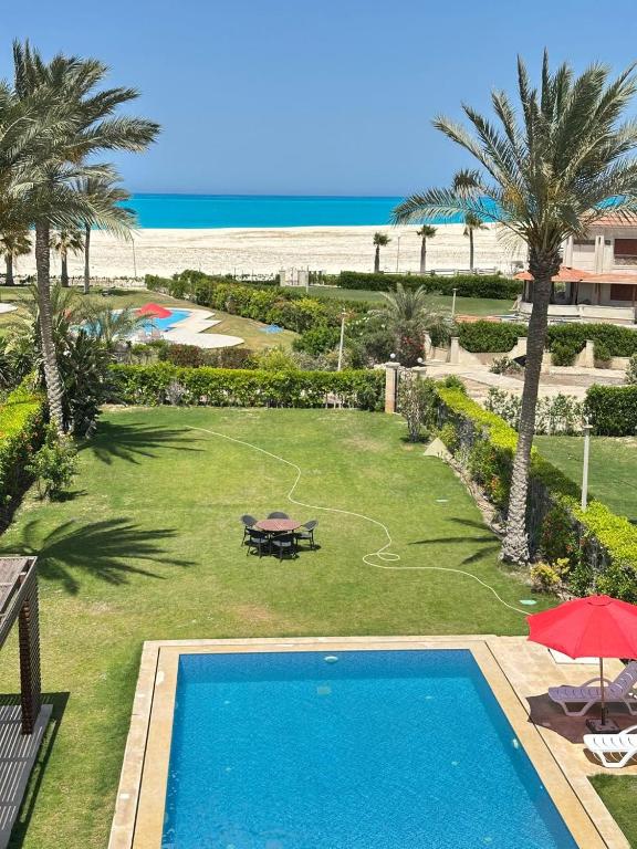 Πισίνα στο ή κοντά στο Vibزيارة لا تنسي فيلا مارينا 5 العلمين 6 غرف اطلاله على البحر