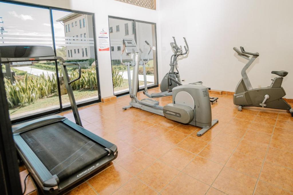 Fitness centrum a/nebo fitness zařízení v ubytování Apartamento Ganesha Liberia