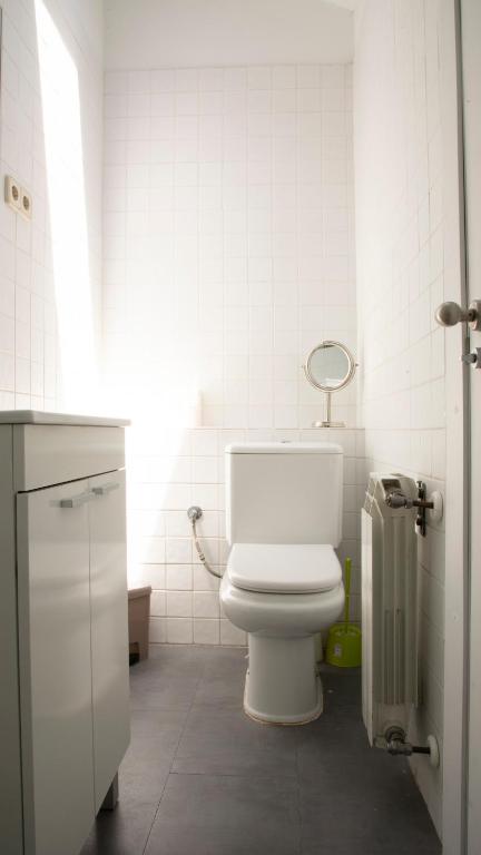 A bathroom at ÁTICO CENTRO HISTÓRICO MADRID