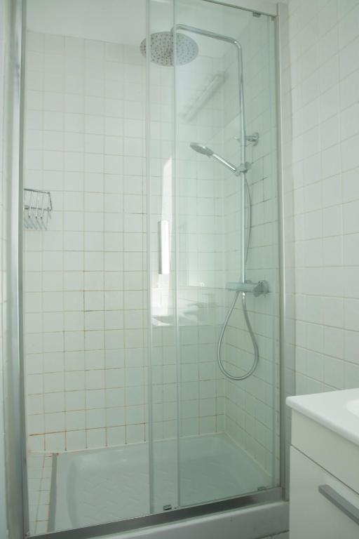 A bathroom at ÁTICO CENTRO HISTÓRICO MADRID
