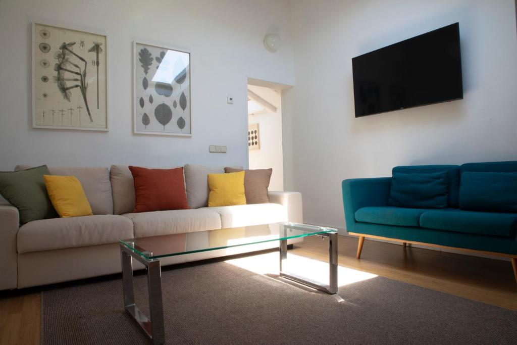 A seating area at ÁTICO CENTRO HISTÓRICO MADRID
