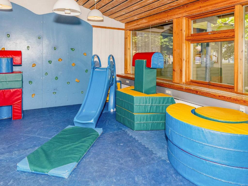 Dětský klub v ubytování 6 person holiday home on a holiday park in Hanstholm