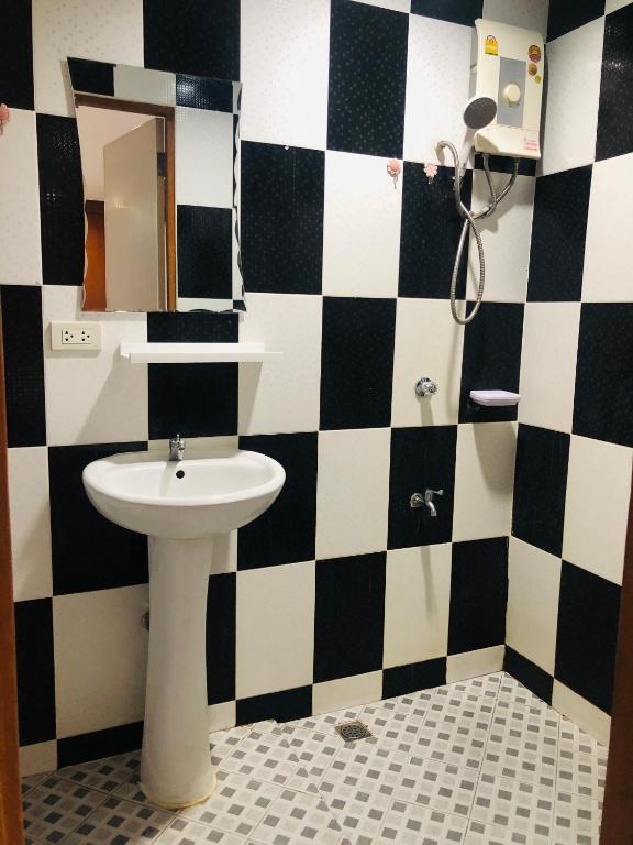 Royal Star Suites pattaya - Resim 36