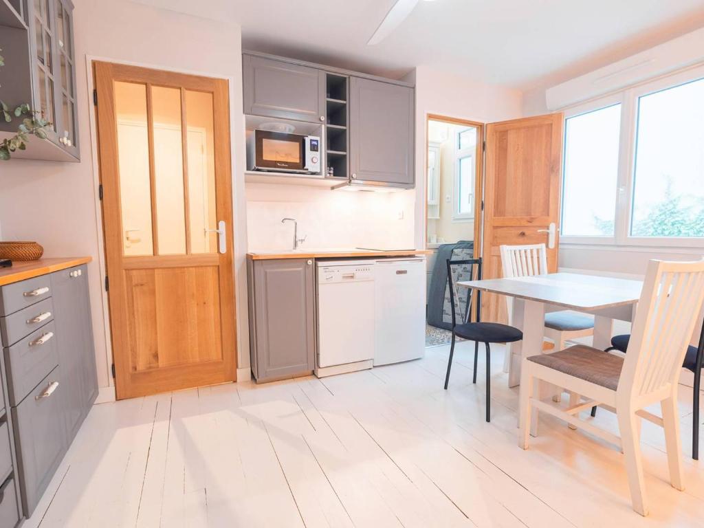 Photo de la galerie de l'établissement Studio Cabine Centre-Ville Le Touquet - FR-1-821-30, à Le Touquet-Paris-Plage