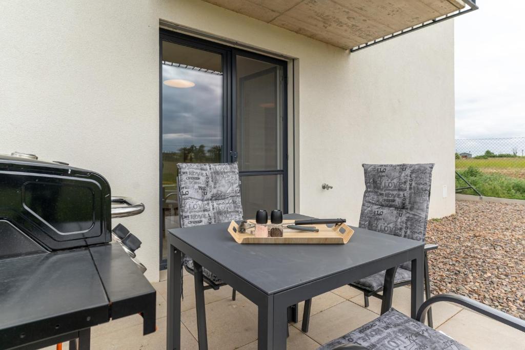 Balkón nebo terasa v ubytování SOLARIS APARTMÁNY Pálava