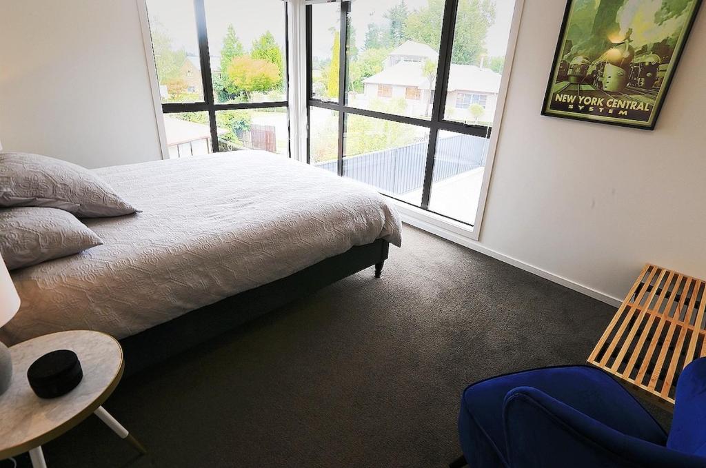 Stunning Mountain Views in Renovated Hamner Home - Resim 9