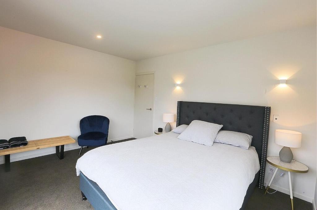 Stunning Mountain Views in Renovated Hamner Home - Resim 17