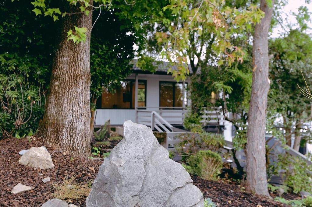 Stunning Mountain Views in Renovated Hamner Home - Resim 18