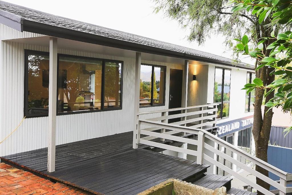 Stunning Mountain Views in Renovated Hamner Home - Resim 20