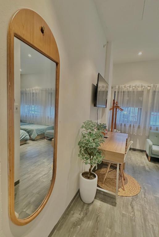 TV a/nebo společenská místnost v ubytování ChiPa Homestay