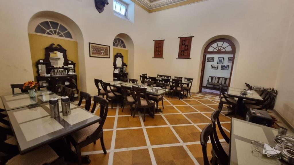 Restaurace v ubytování Hotel Padmini NIvas