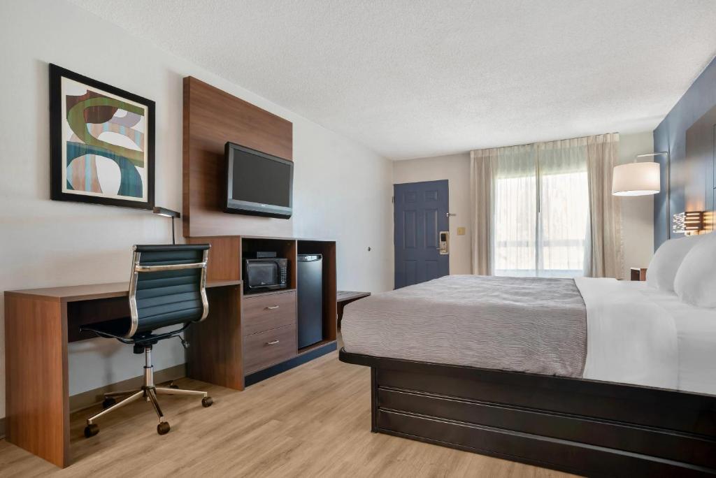 Quality Inn & Suites near Lake Eufaula - Habitación King - Fumadores