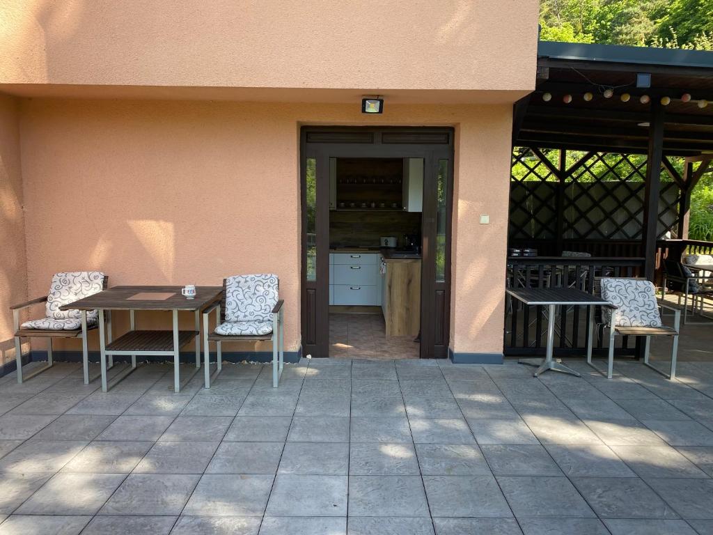 Balkón nebo terasa v ubytování Penzion Janata