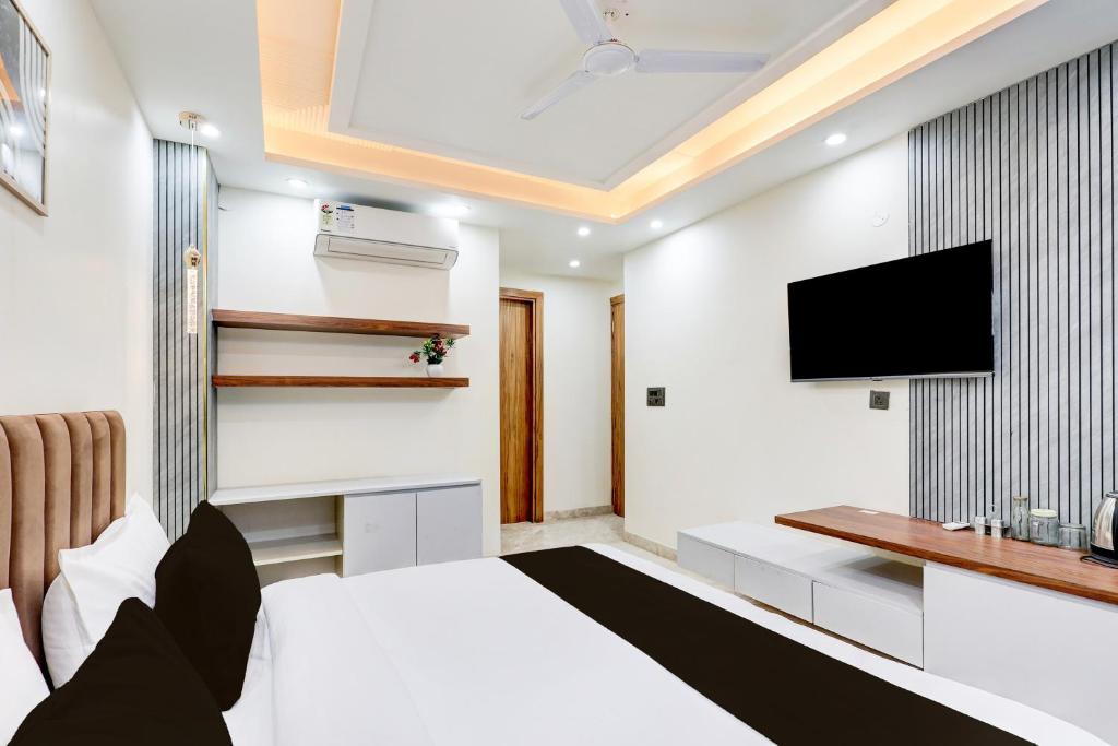 TV a/nebo společenská místnost v ubytování Super Hotel O Sector 43 Gurgaon