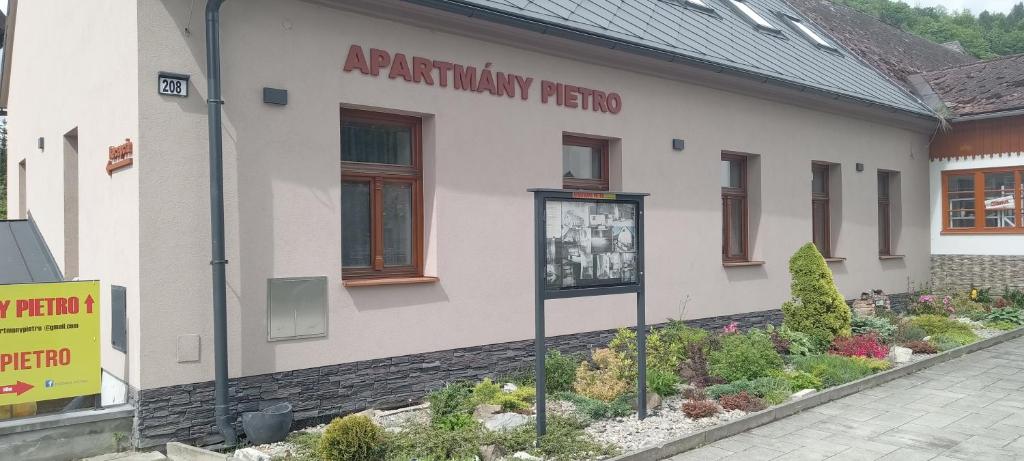 Budova, kde se apartmán nachází