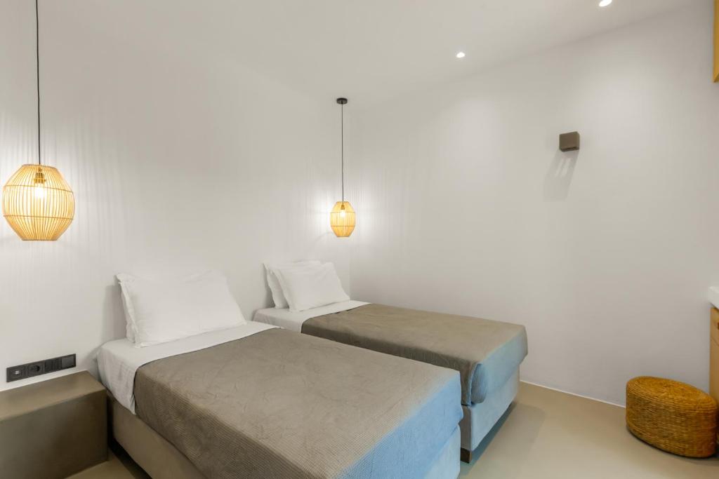 Clementina Paros - 14