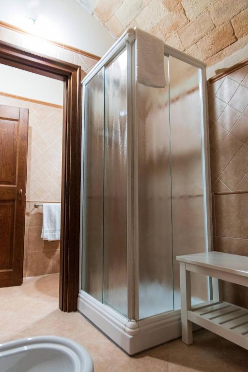 Apartment in historic villa with pool and Tennis