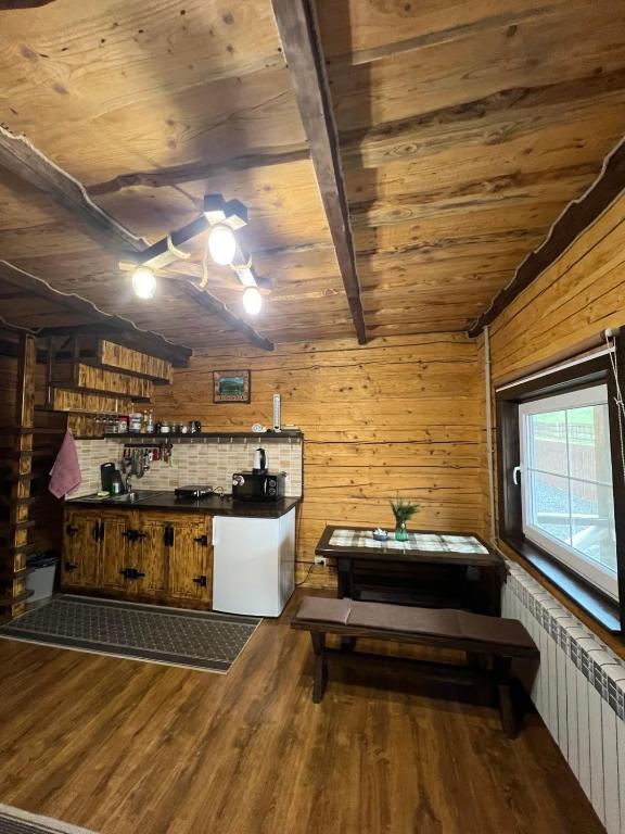 Kuchyň nebo kuchyňský kout v ubytování Файна хата 3