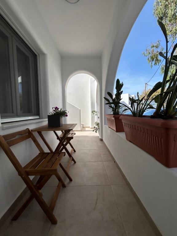 Balkón nebo terasa v ubytování To Spitaki sas, in Santorini!