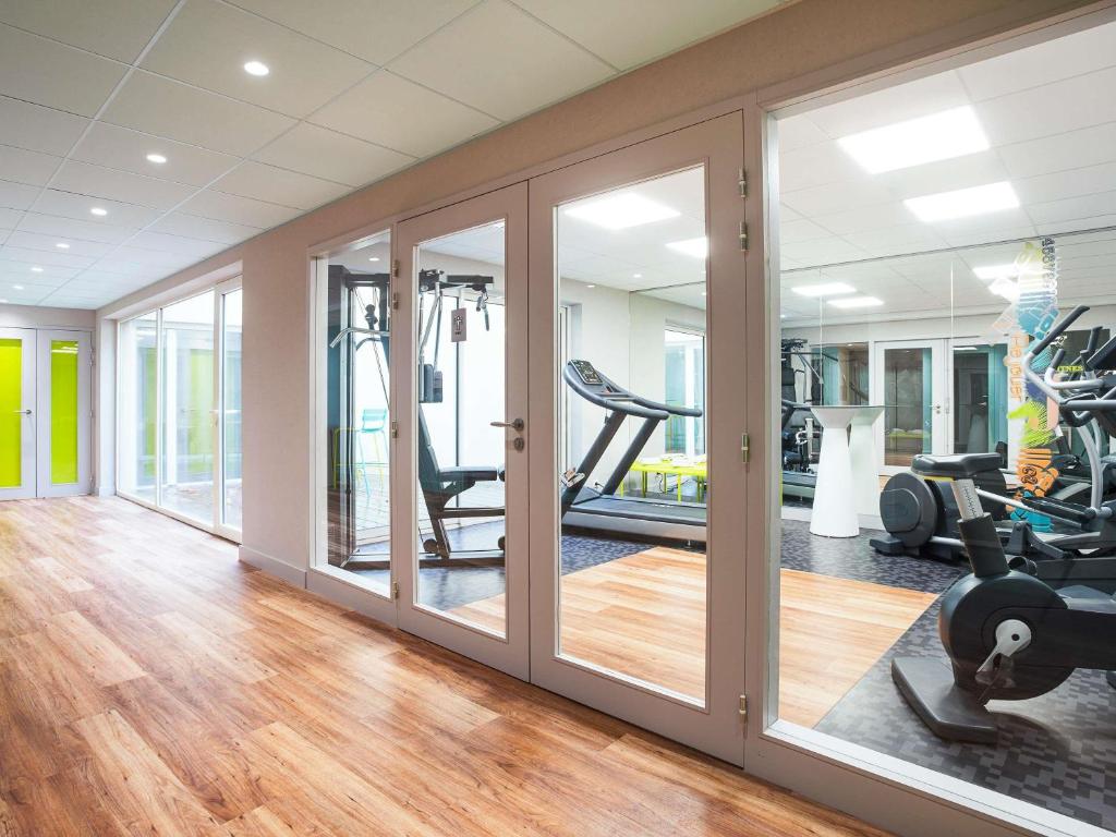 Фитнес-центр и/или тренажеры в ibis Styles Deauville Centre