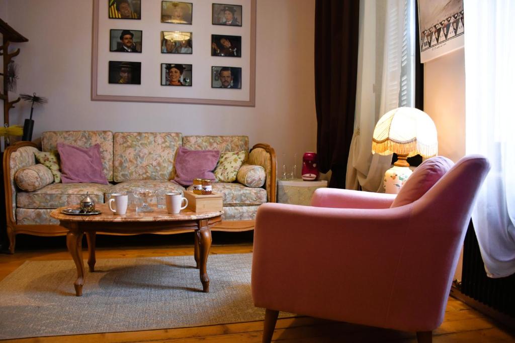 Posezení v ubytování Suivez Le Lapin Blanc-BB Chambres d'Hôtes