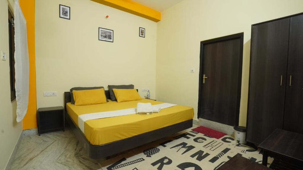 Voodi või voodid majutusasutuse hotel kishangarh jaisalmer toas