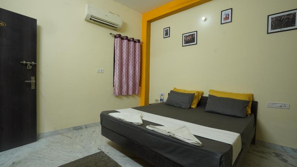 Voodi või voodid majutusasutuse hotel kishangarh jaisalmer toas