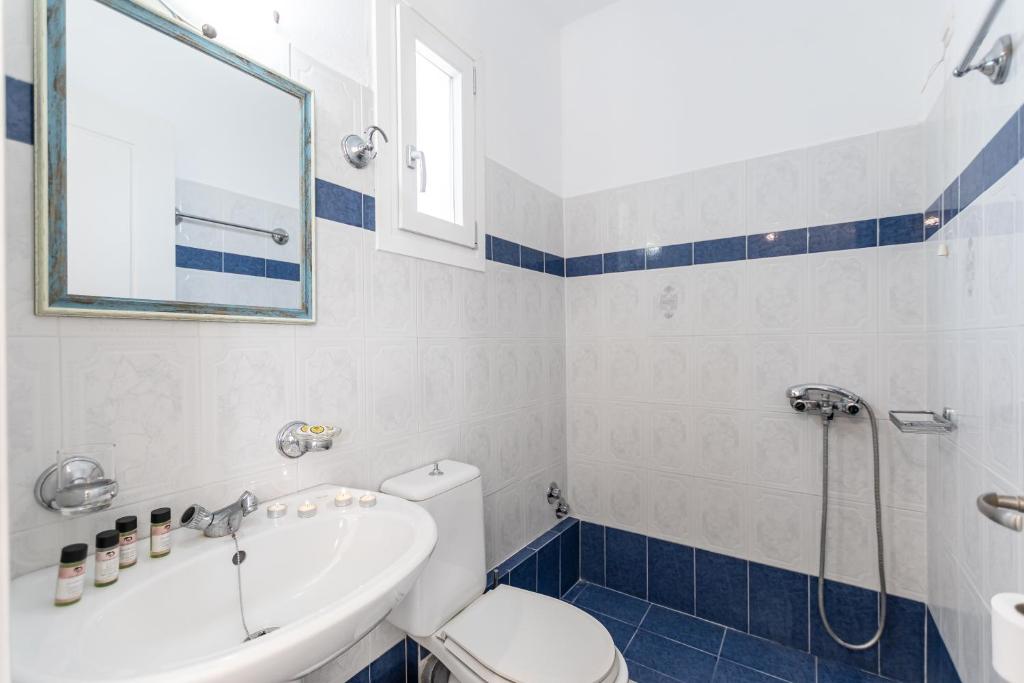 Kúpeľňa v ubytovaní Birbas Hotel