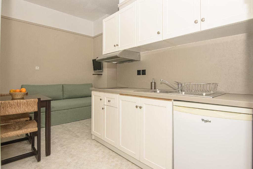 Talos Hotel Apartments - 7