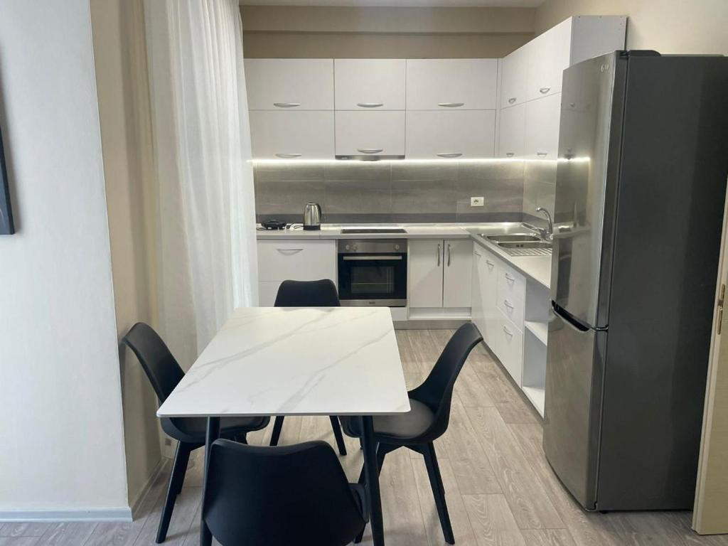 Una cocina o cocineta en Hotel Nais Beach