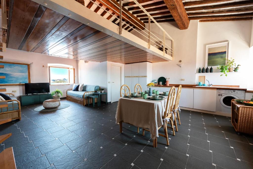 Część wypoczynkowa w obiekcie Delizioso Loft a Forte Stella, Isola d'Elba