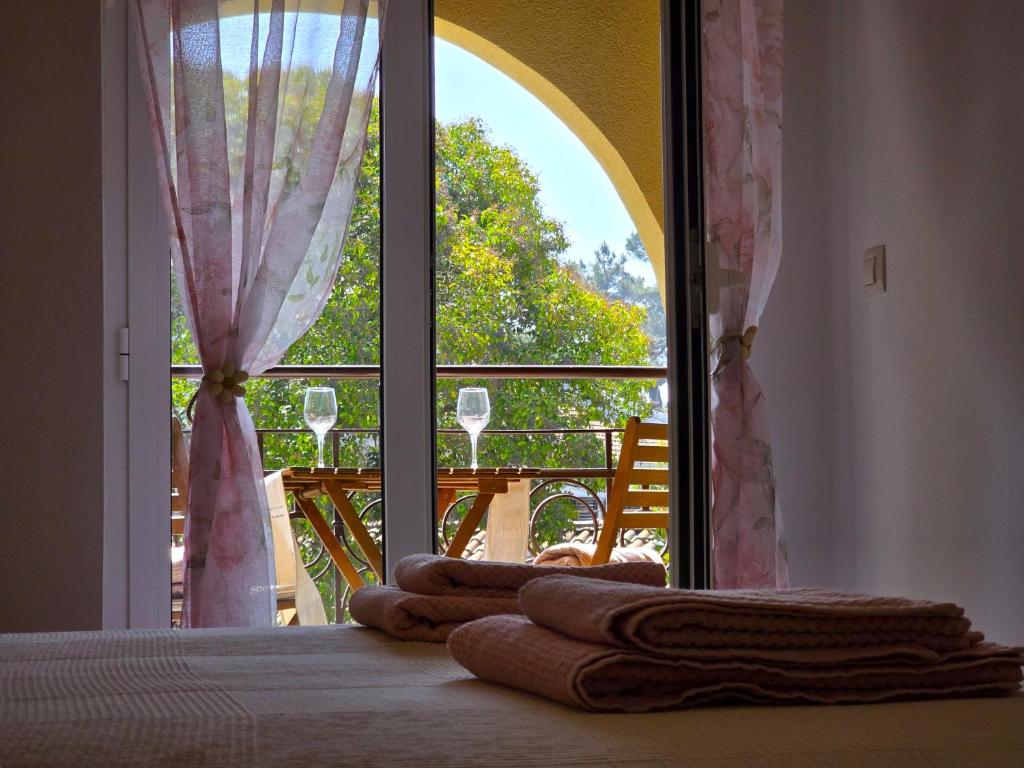 En balkon eller terrasse på Apartments & Rooms Chiara