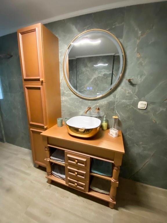 Łazienka w obiekcie panos luxury apartment