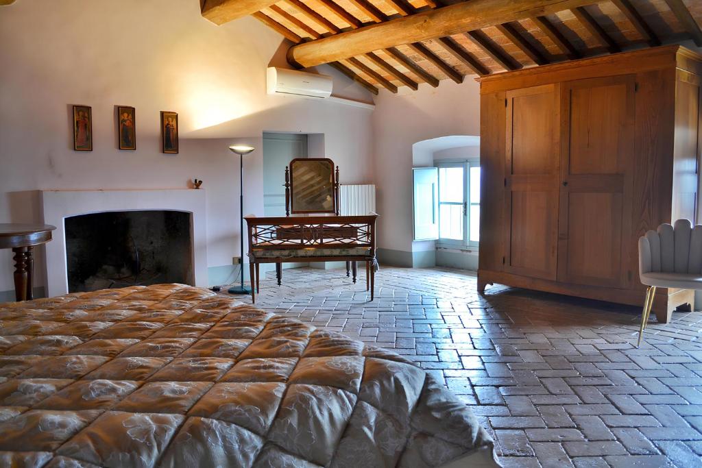 Castello Bonaccorsi in Sabina - Triple Room With Private Bathroom