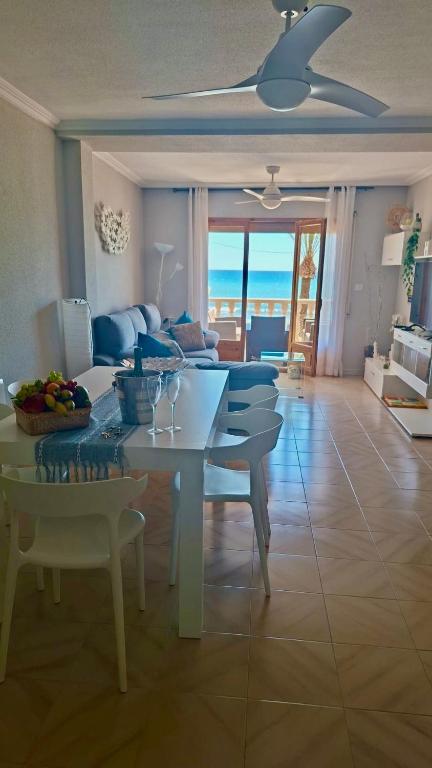Posezení v ubytování Apartamento frente al mar en El Campello