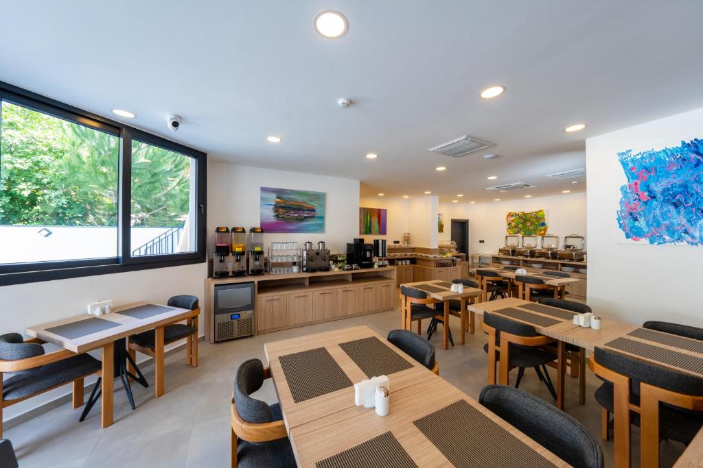 Restaurace v ubytování Skykhan Otel
