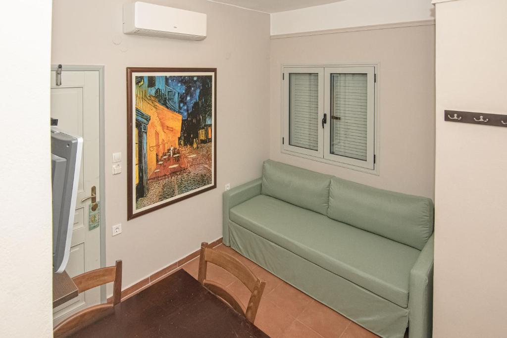 Talos Hotel Apartments - 11